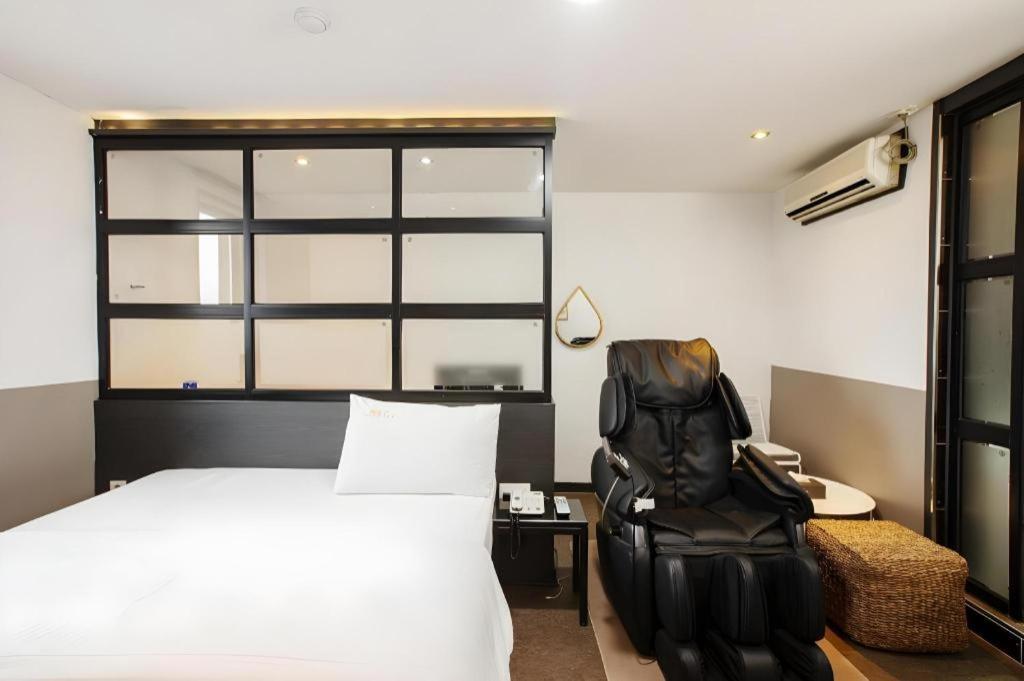 M7 Business Hotel Chilgok Luaran gambar