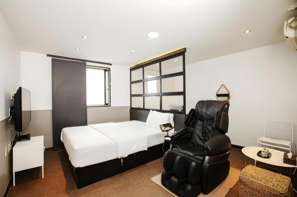 M7 Business Hotel Chilgok Luaran gambar