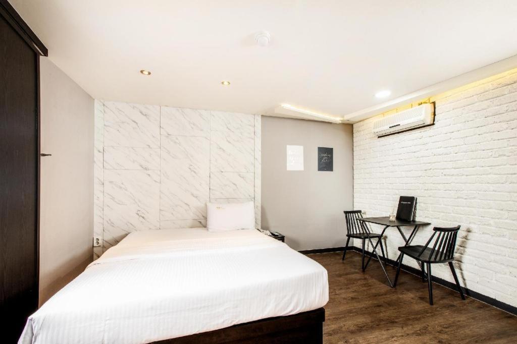 M7 Business Hotel Chilgok Luaran gambar