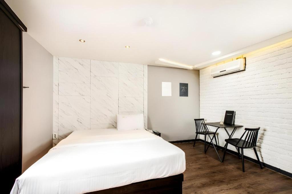 M7 Business Hotel Chilgok Luaran gambar