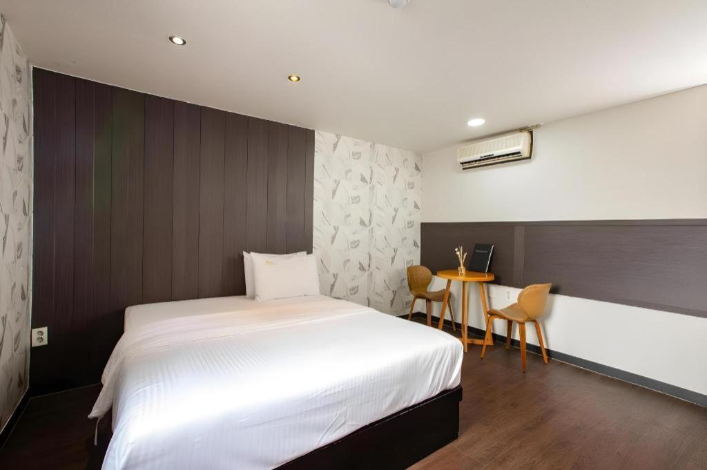 M7 Business Hotel Chilgok Luaran gambar
