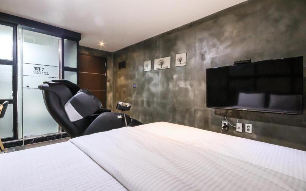 M7 Business Hotel Chilgok Luaran gambar