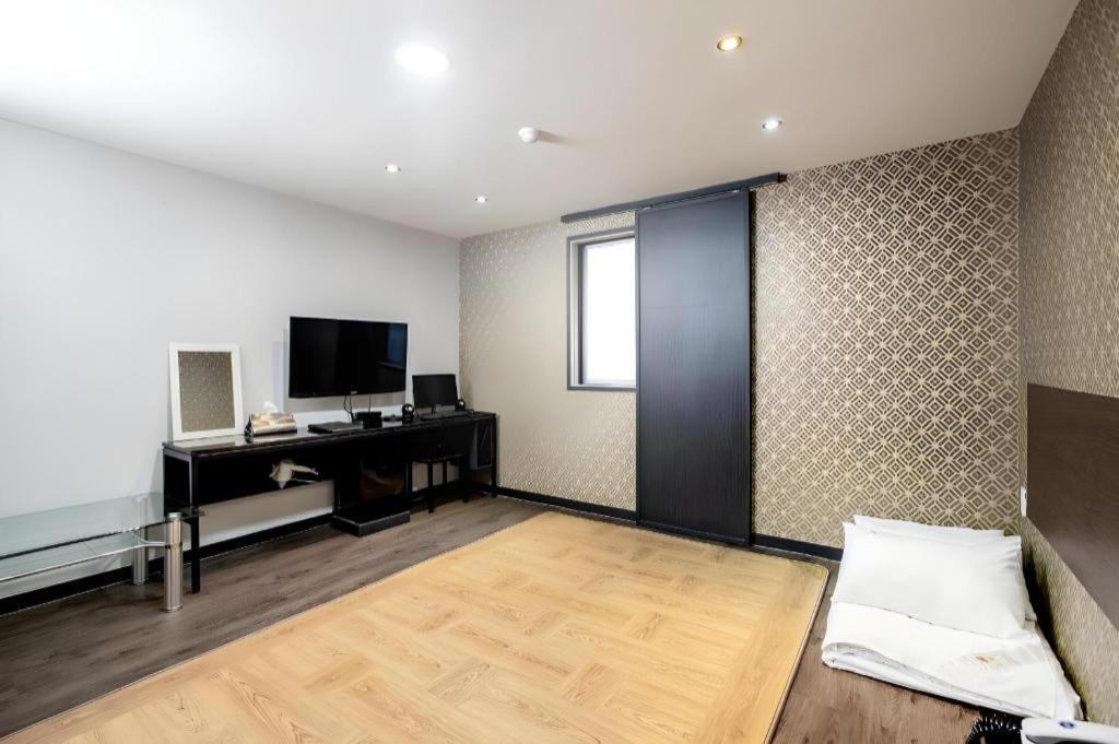 M7 Business Hotel Chilgok Luaran gambar