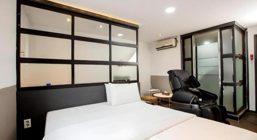 M7 Business Hotel Chilgok Luaran gambar