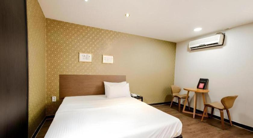 M7 Business Hotel Chilgok Luaran gambar